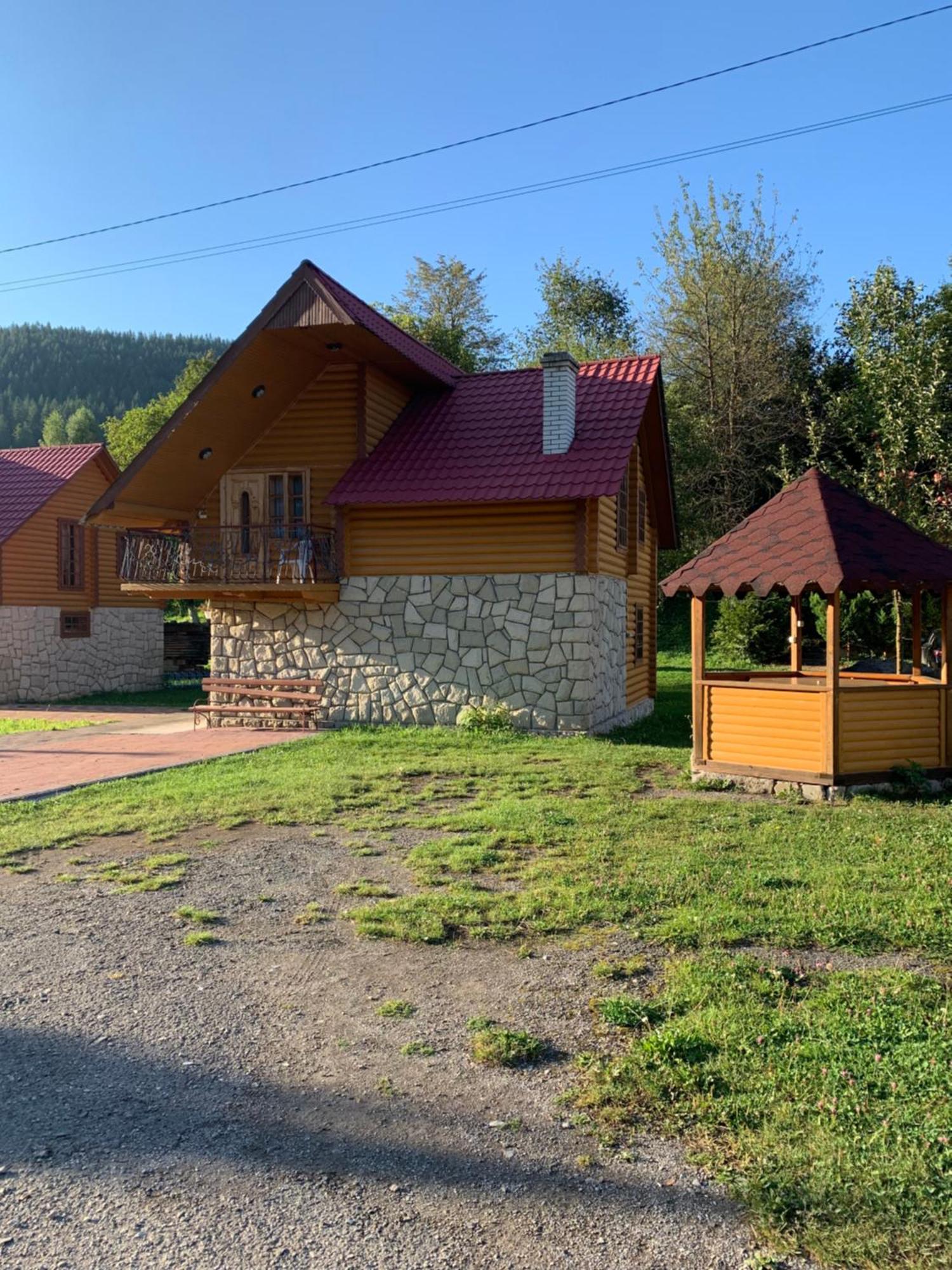 Садиба Джерело Яремче Екстериор снимка